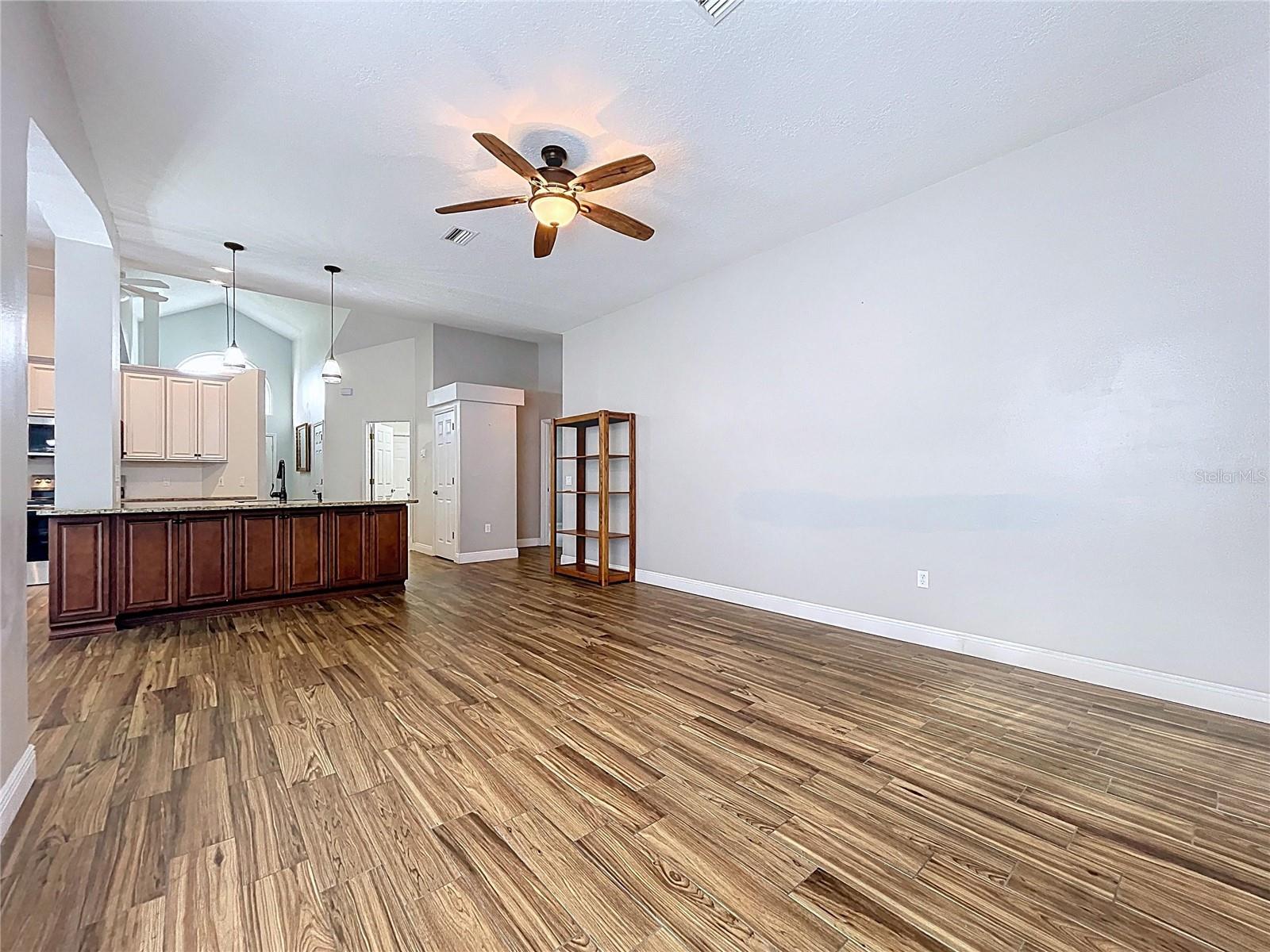 AUTUMN OAKS - Residential