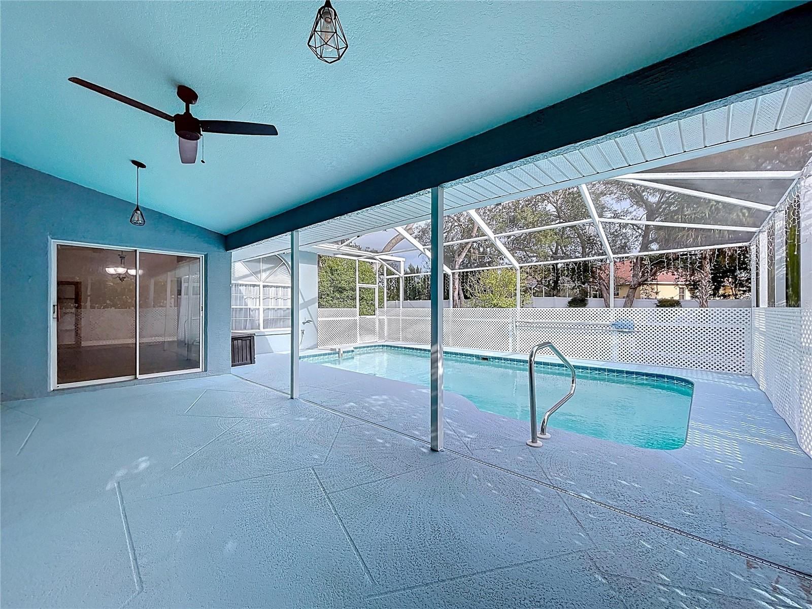 AUTUMN OAKS - Residential