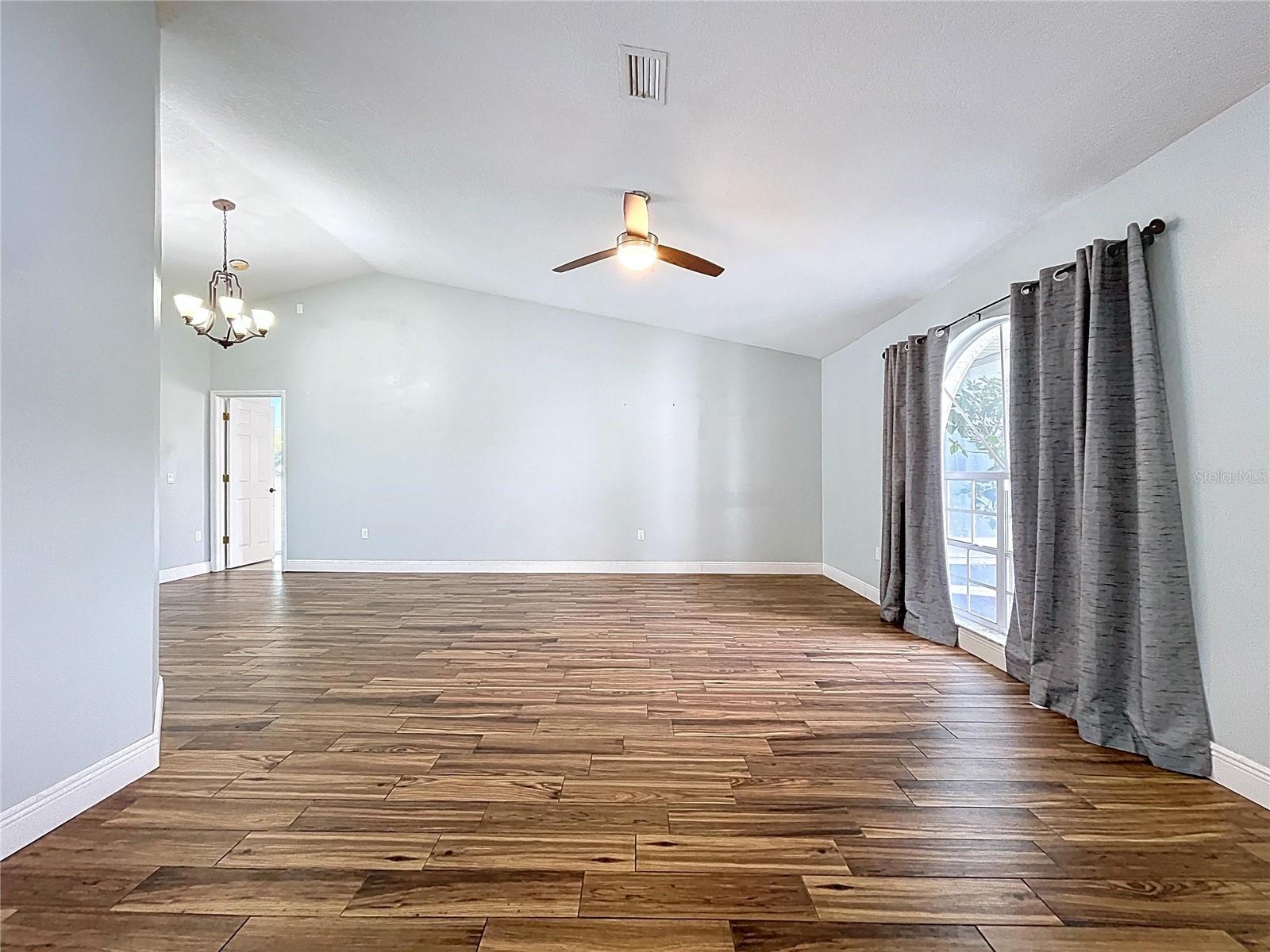 AUTUMN OAKS - Residential