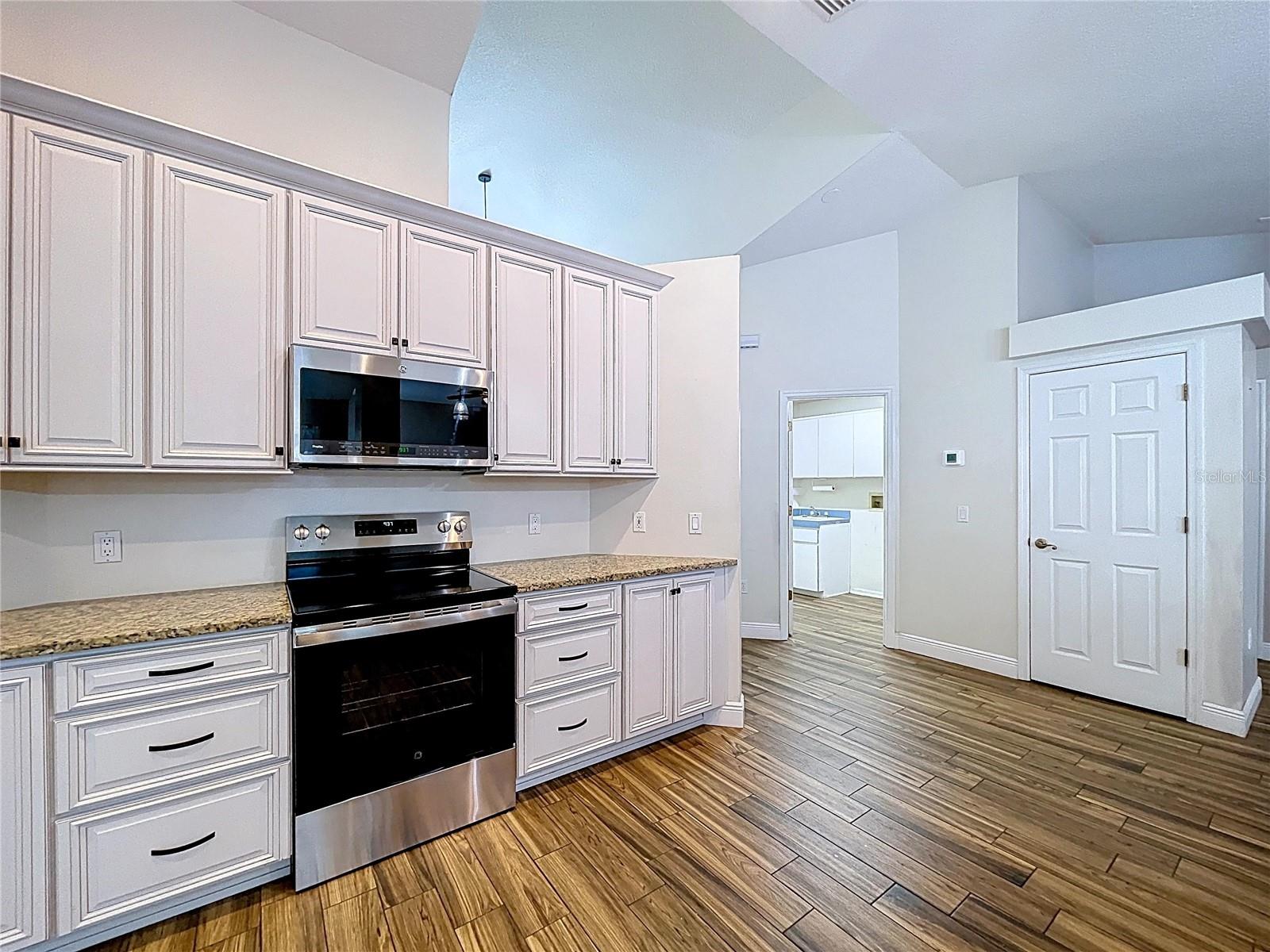 AUTUMN OAKS - Residential