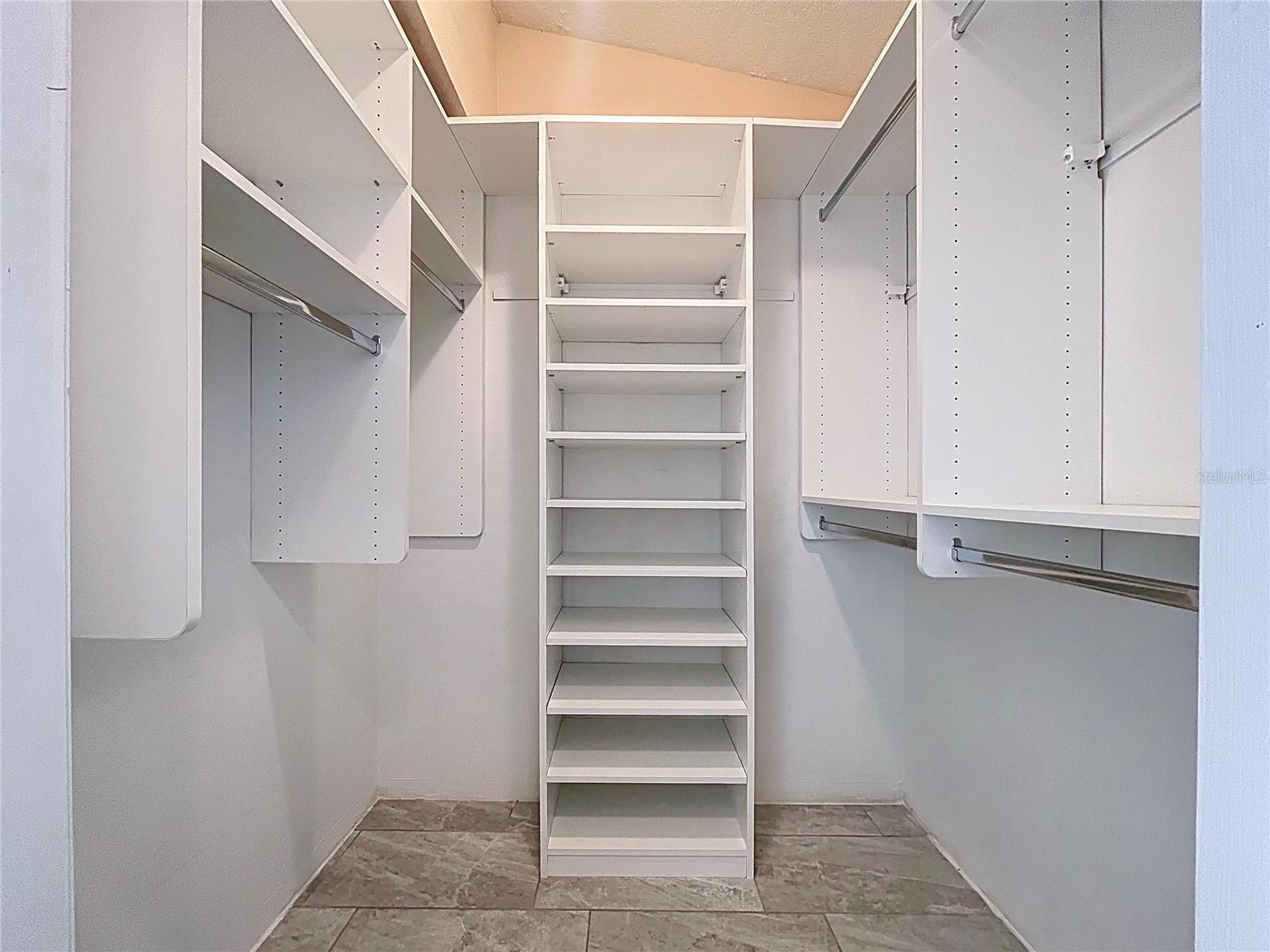 AUTUMN OAKS - Residential