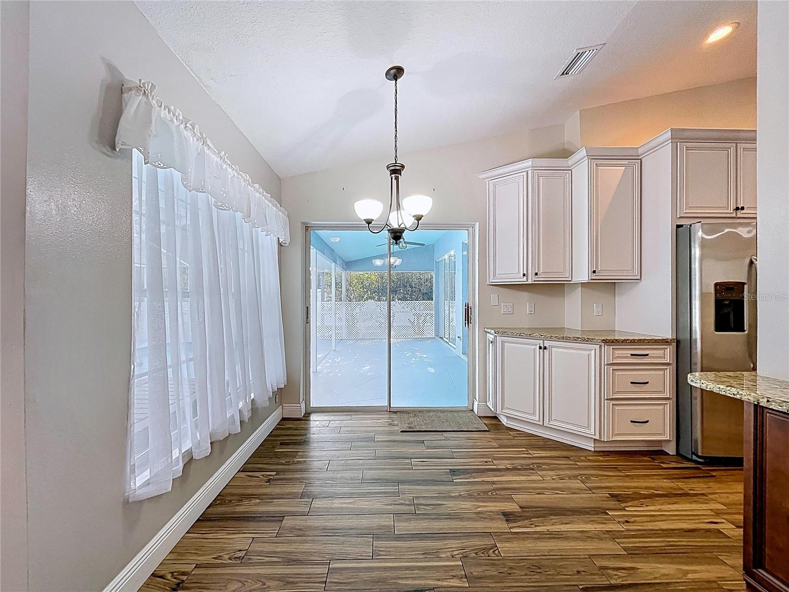 AUTUMN OAKS - Residential