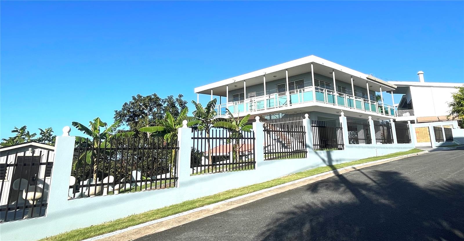 HOLLYWOOD HILLS HOA - Residential