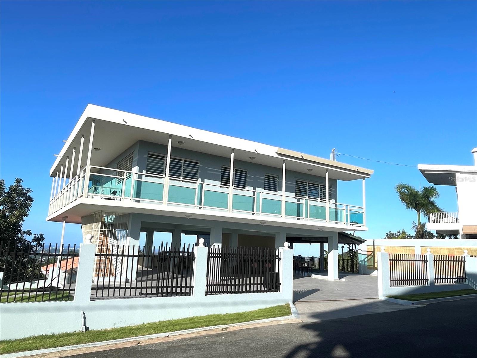 HOLLYWOOD HILLS HOA - Residential