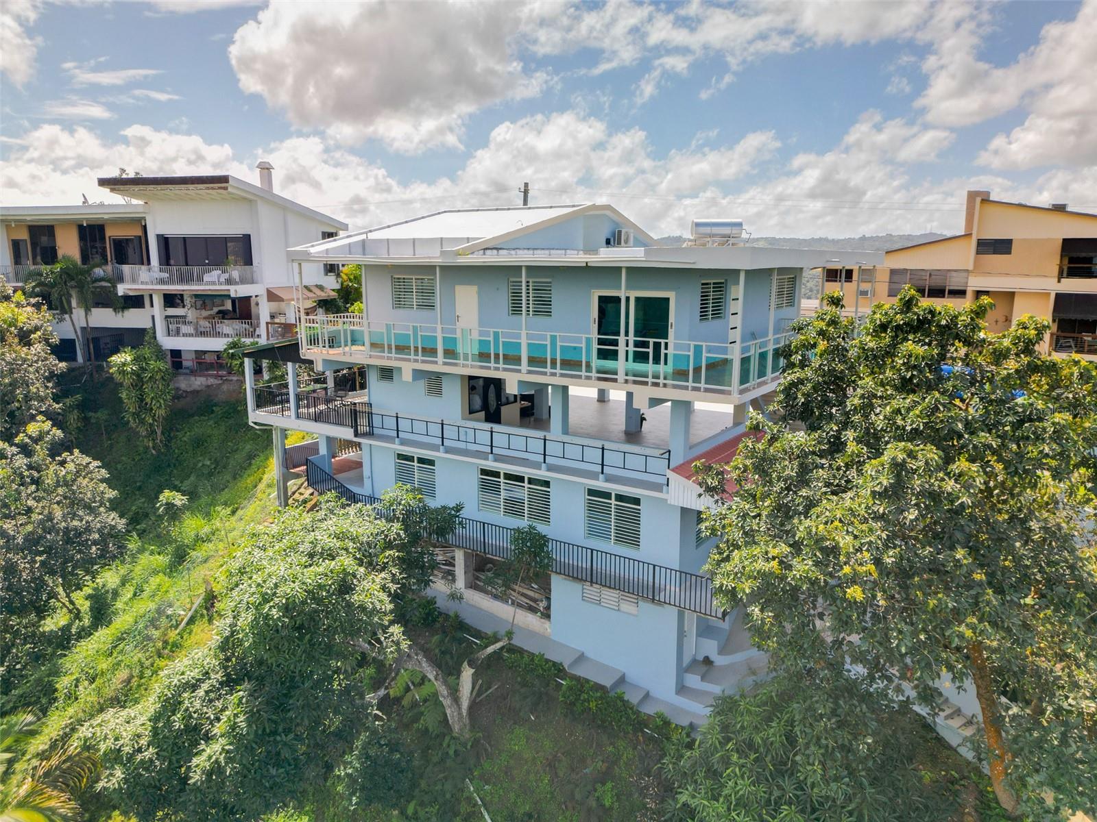 HOLLYWOOD HILLS HOA - Residential