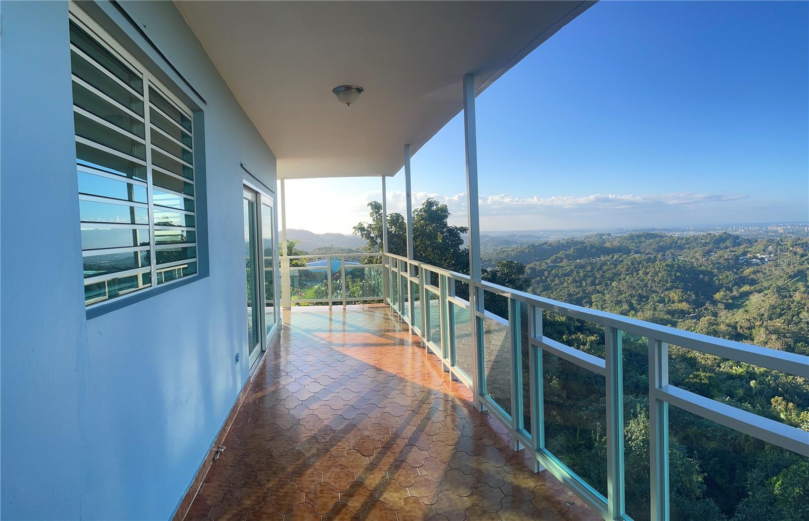 HOLLYWOOD HILLS HOA - Residential
