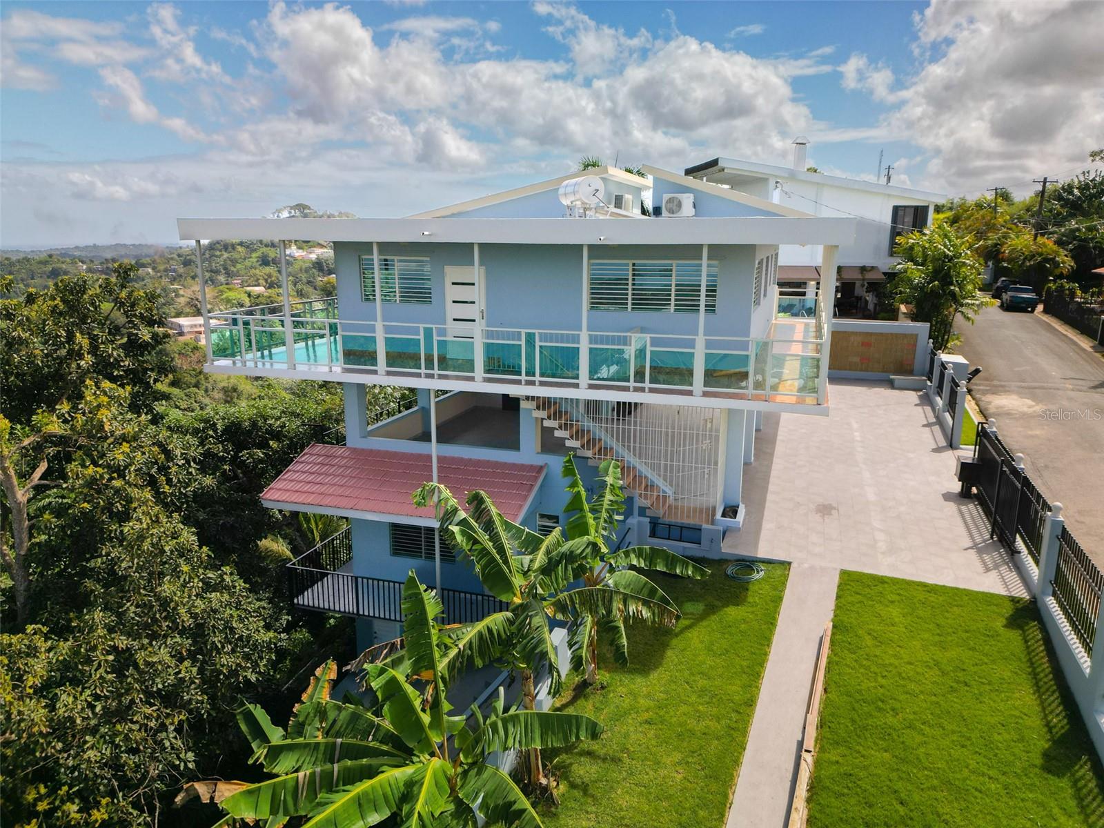 HOLLYWOOD HILLS HOA - Residential