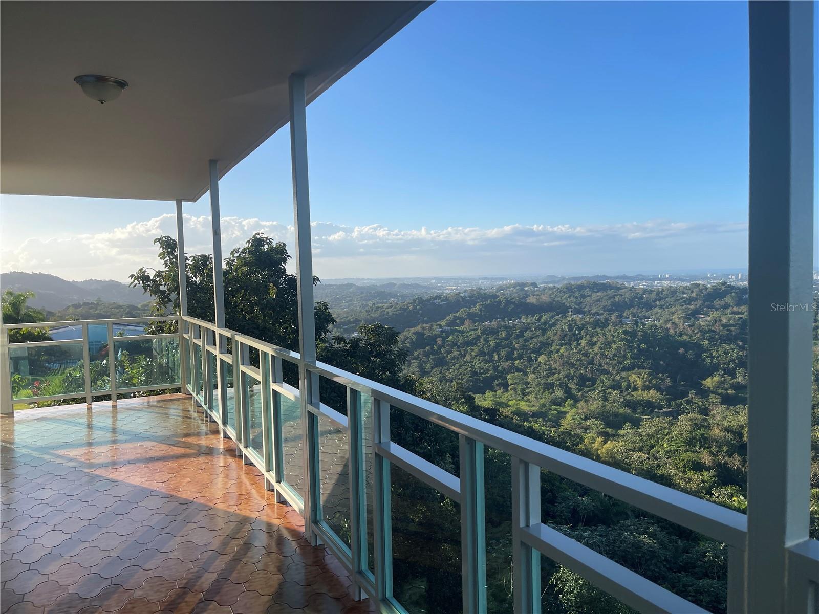 HOLLYWOOD HILLS HOA - Residential