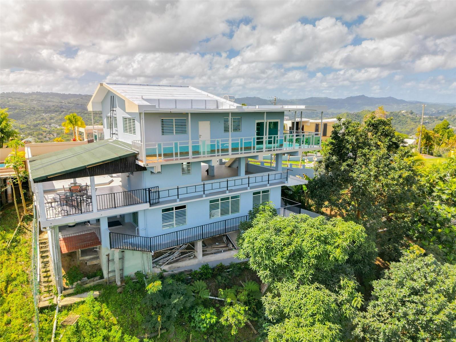 HOLLYWOOD HILLS HOA - Residential