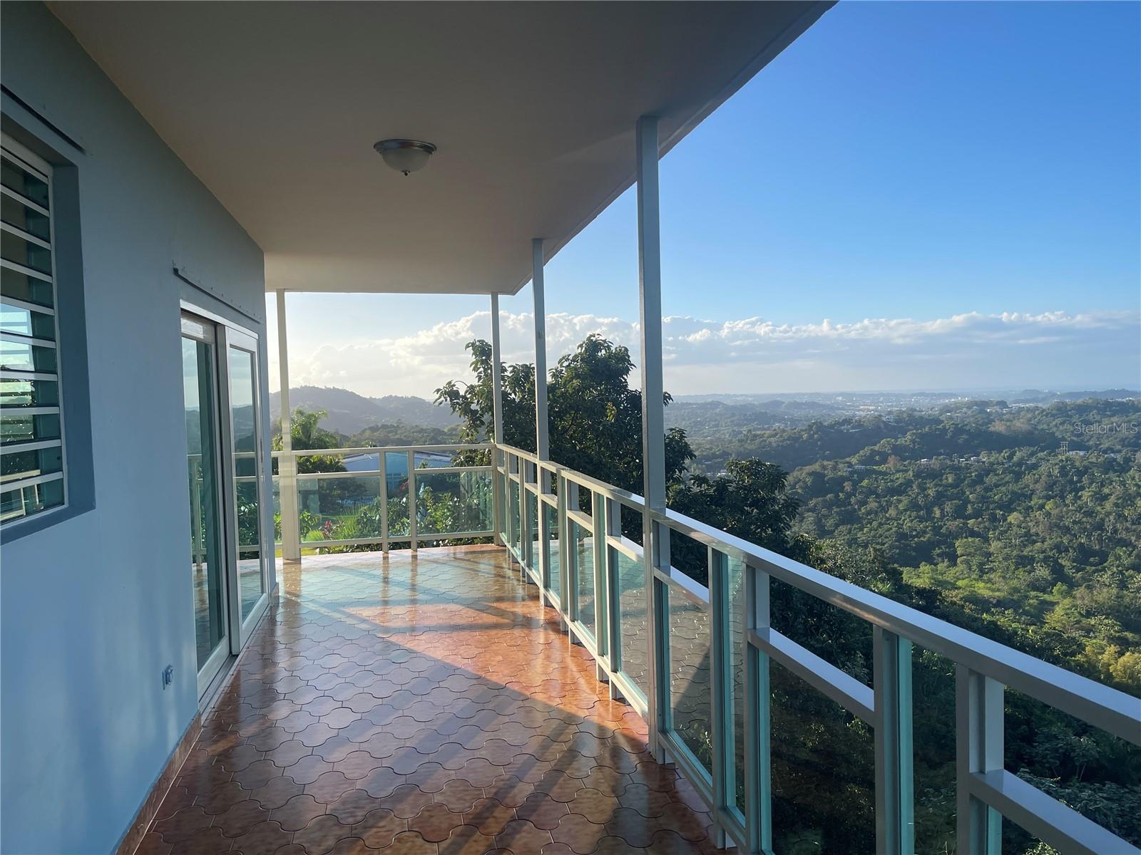 HOLLYWOOD HILLS HOA - Residential