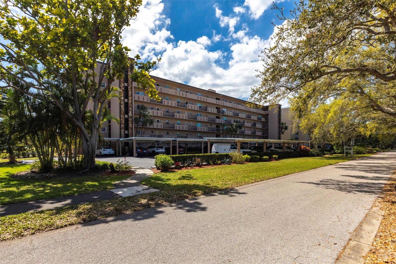 IRONWOOD SIXTEENTH - Residential