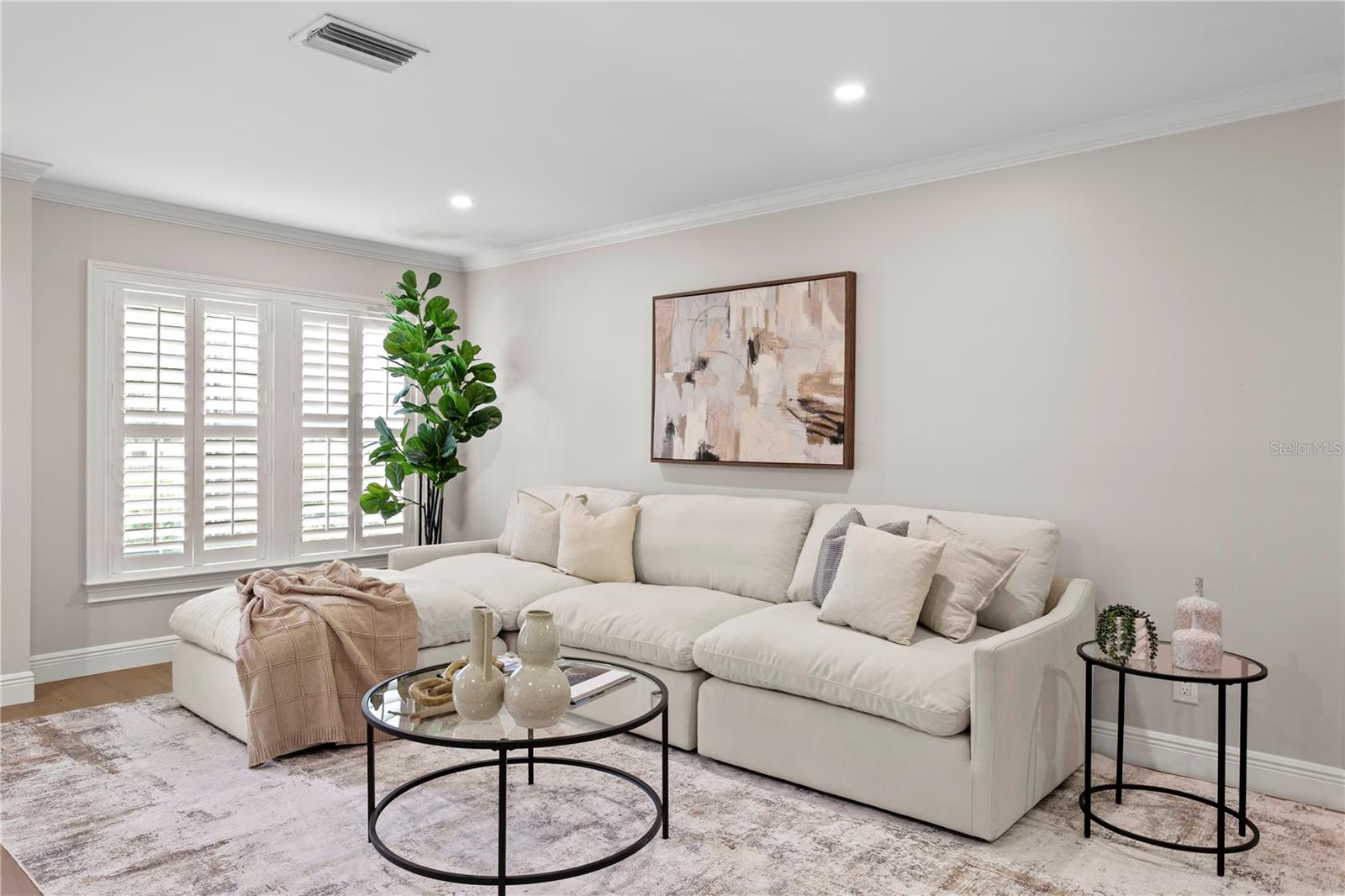 1206 S SUFFOLK DRIVE