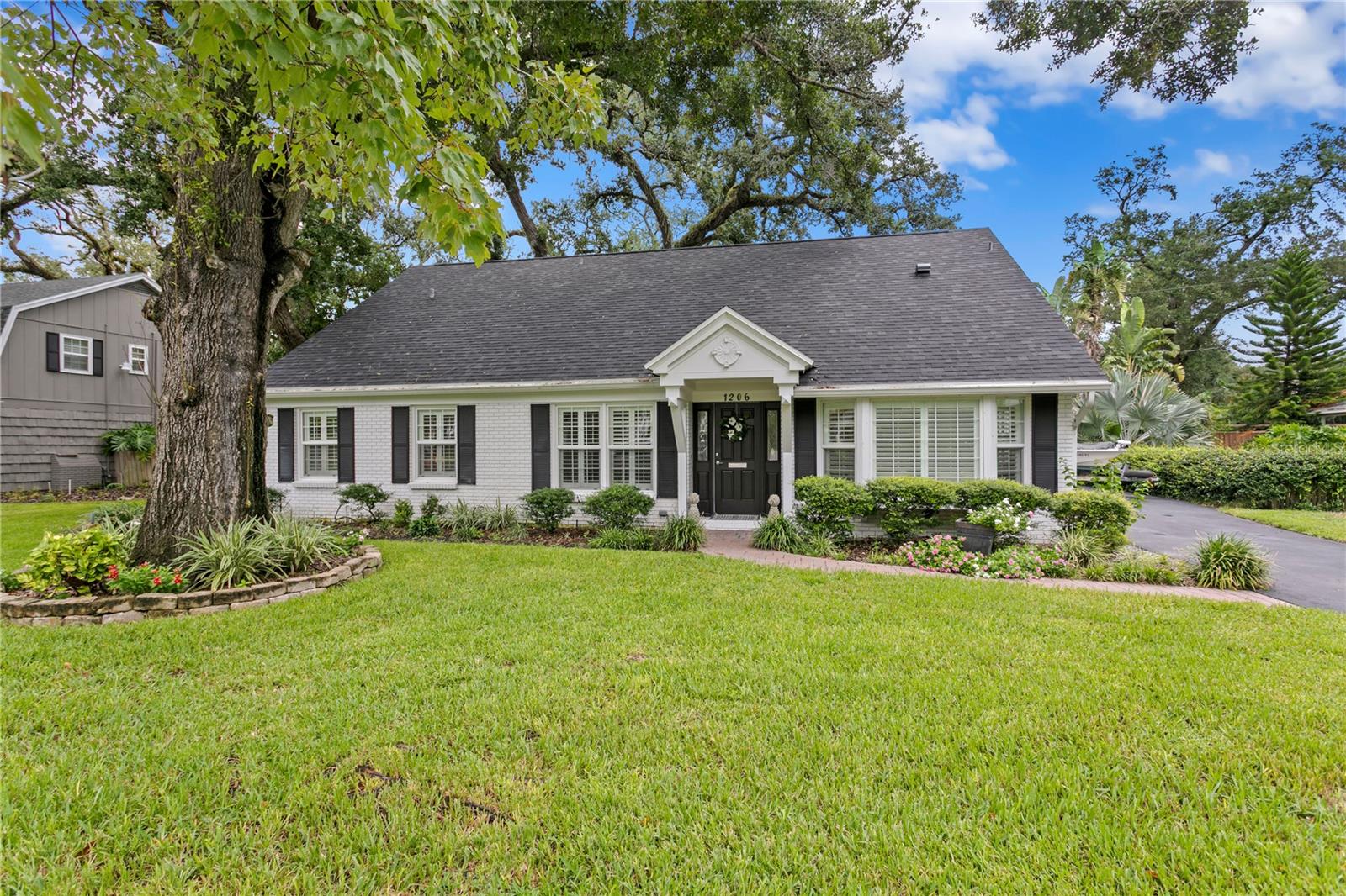 1206 S SUFFOLK DRIVE