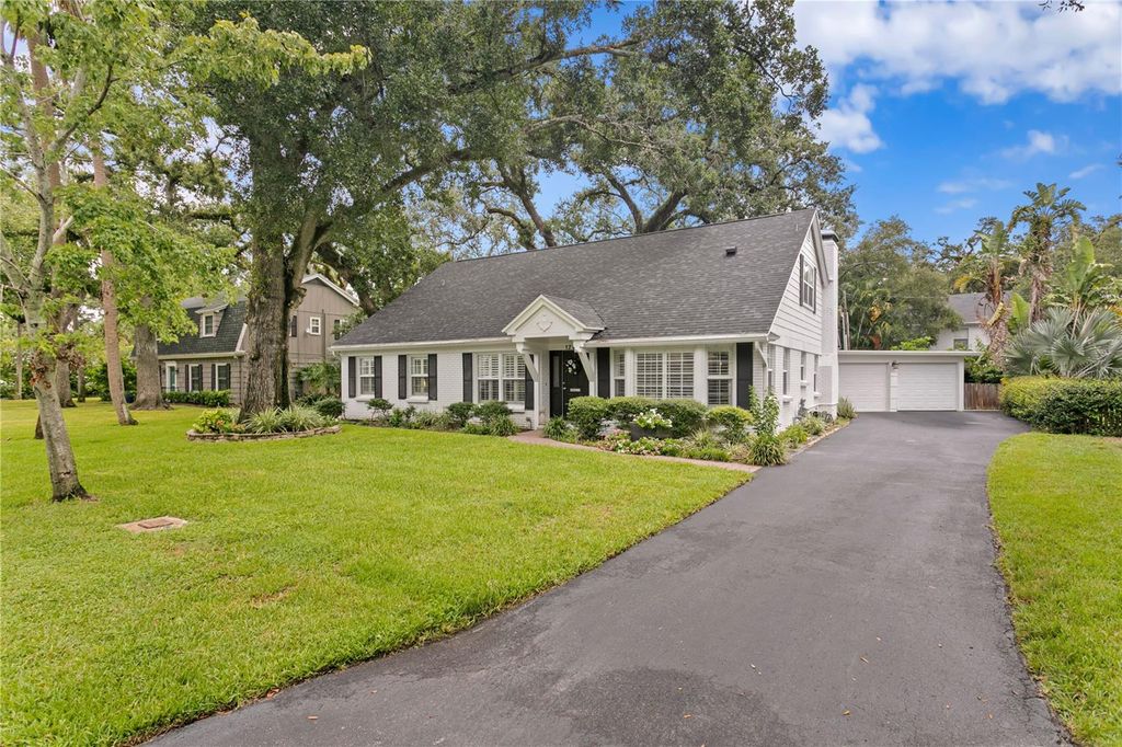 Photo of 1206 S Suffolk Drive, Tampa, FL 33629 (MLS # TB8420939)