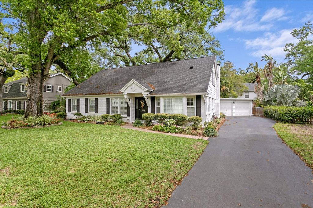 Photo of 1206 S Suffolk Drive, Tampa, FL 33629 (MLS # TB8420939)