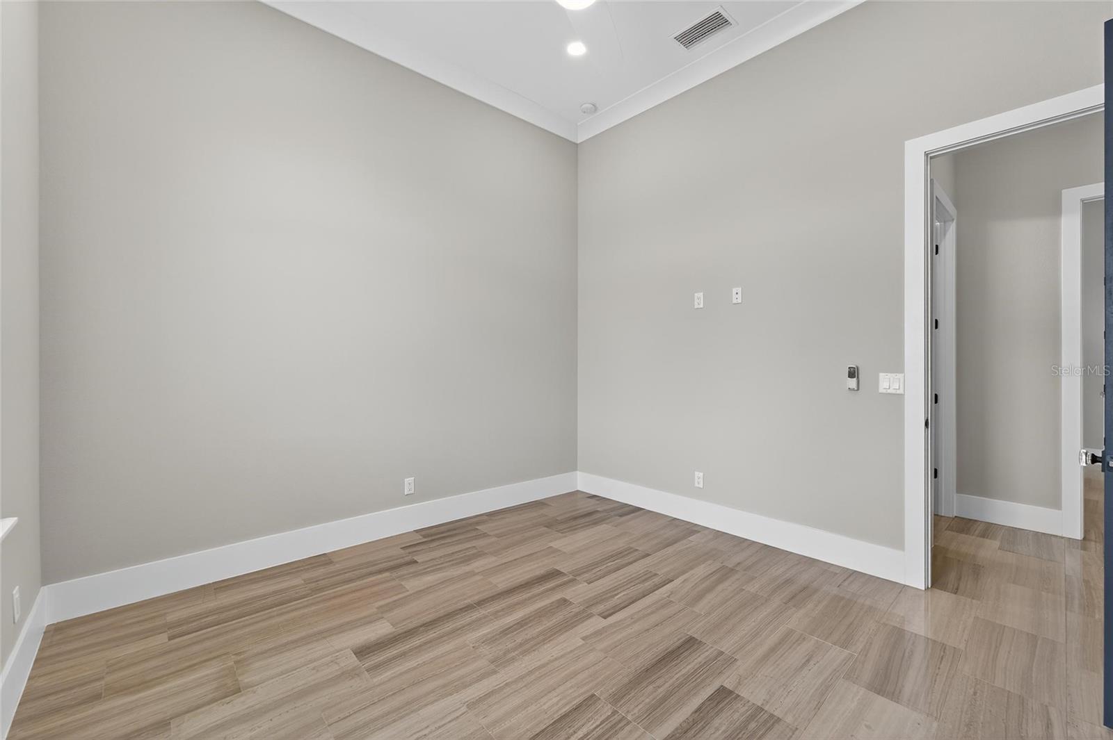 MIRABAY PH 2A-3 - Residential