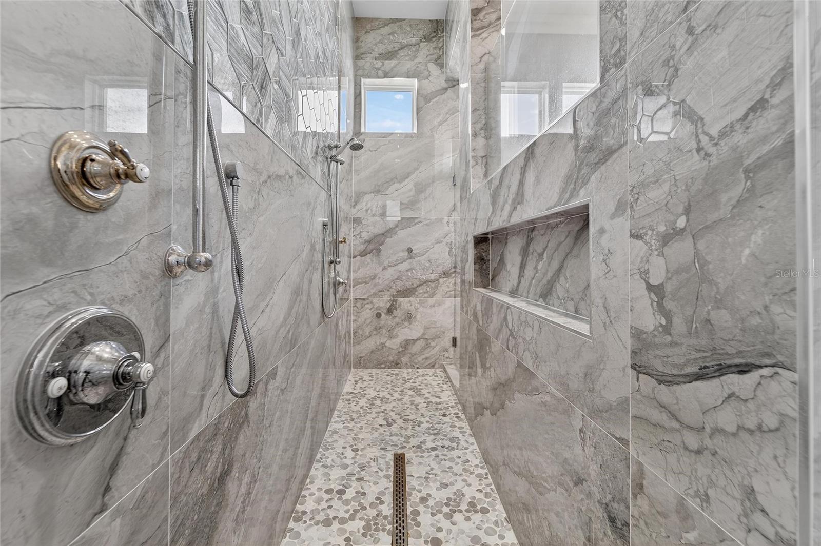 MIRABAY PH 2A-3 - Residential