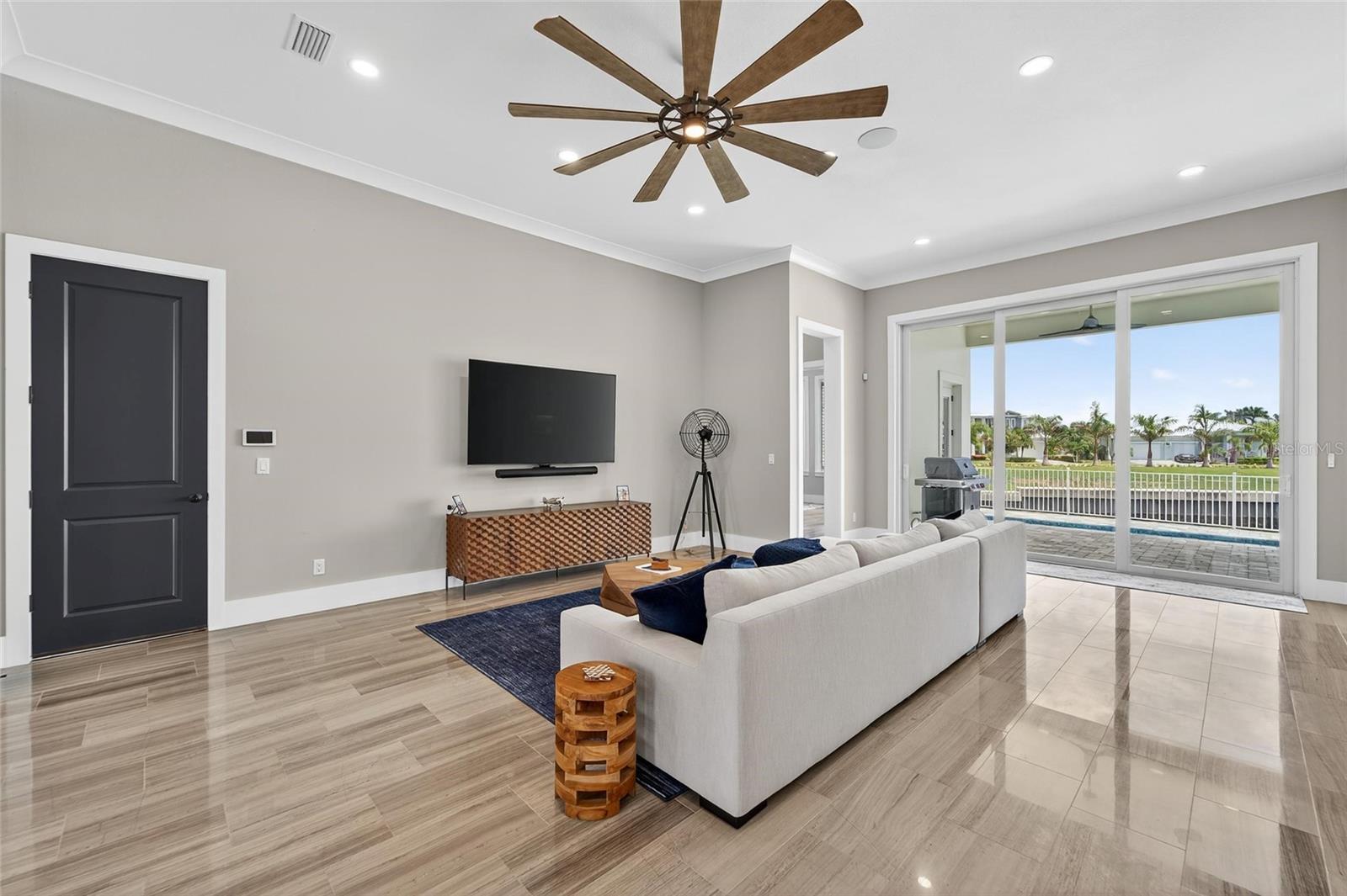 MIRABAY PH 2A-3 - Residential