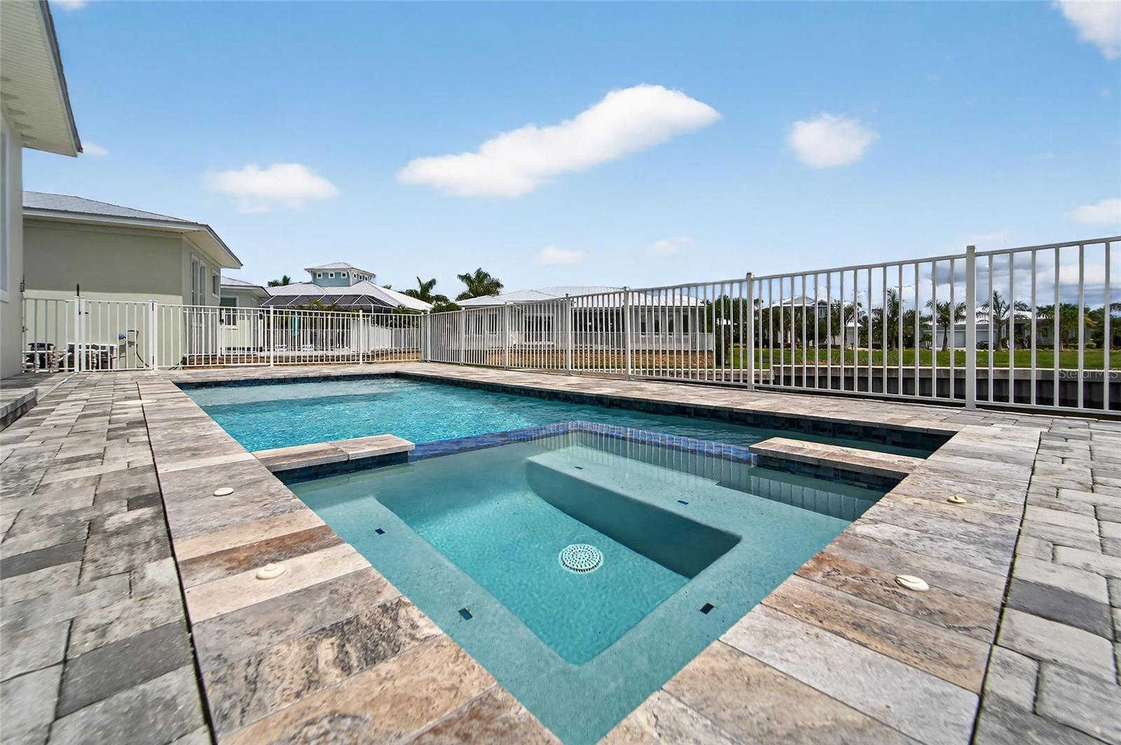 MIRABAY PH 2A-3 - Residential