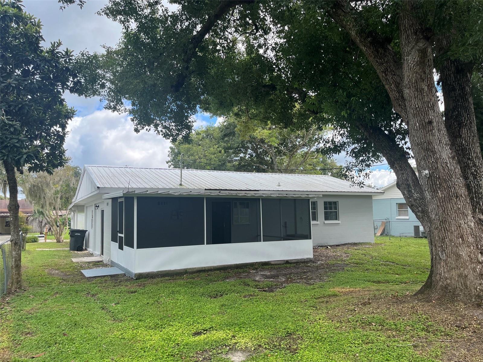 1026 CANAL DRIVE W