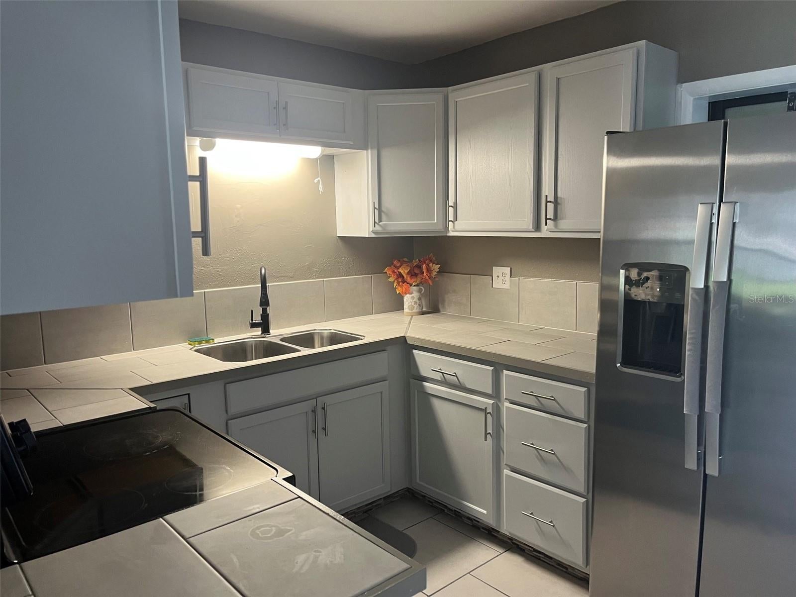1026 CANAL DRIVE W