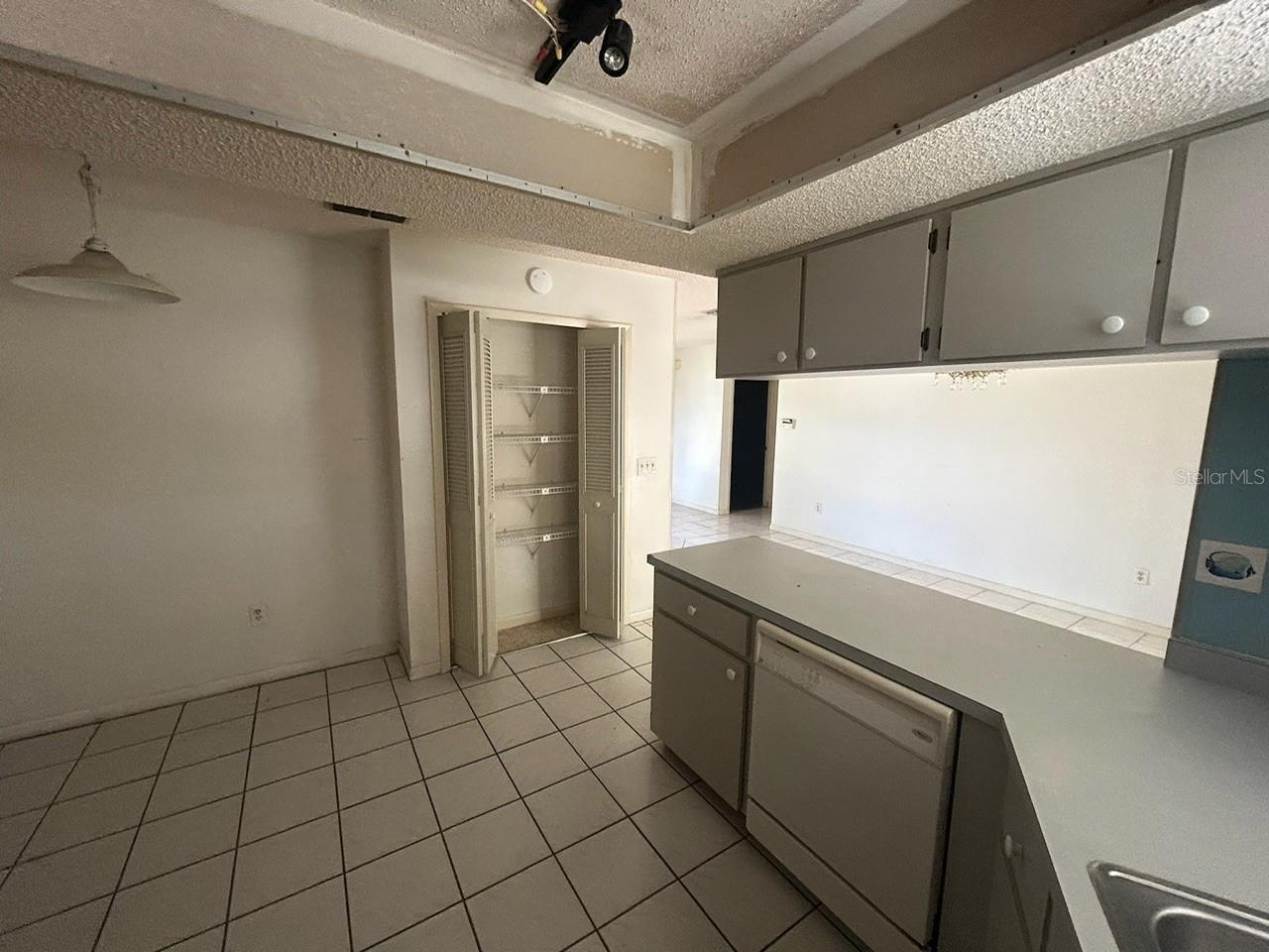 DELTONA LAKES UNIT 32 - Residential