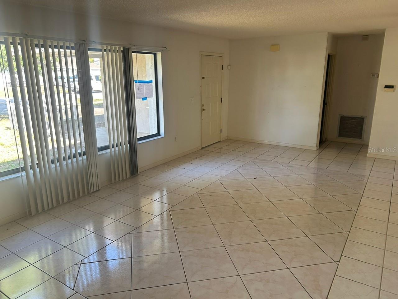 DELTONA LAKES UNIT 32 - Residential