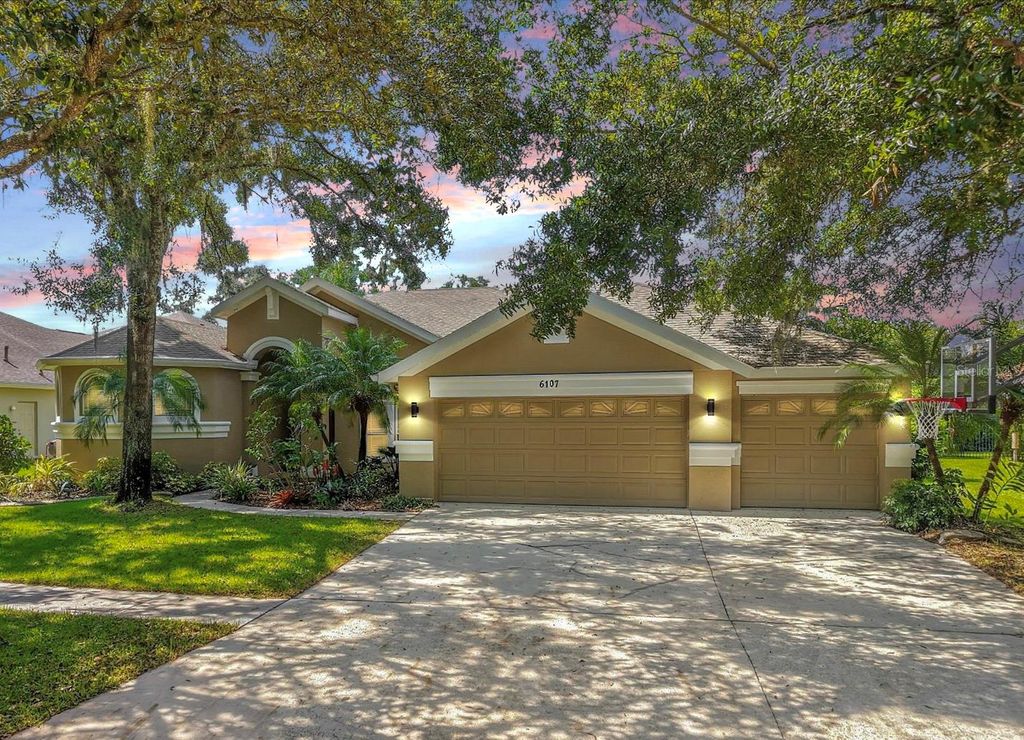 Photo of 6107 Ibispark Drive, Lithia, FL 33547 (MLS # TB8432380)