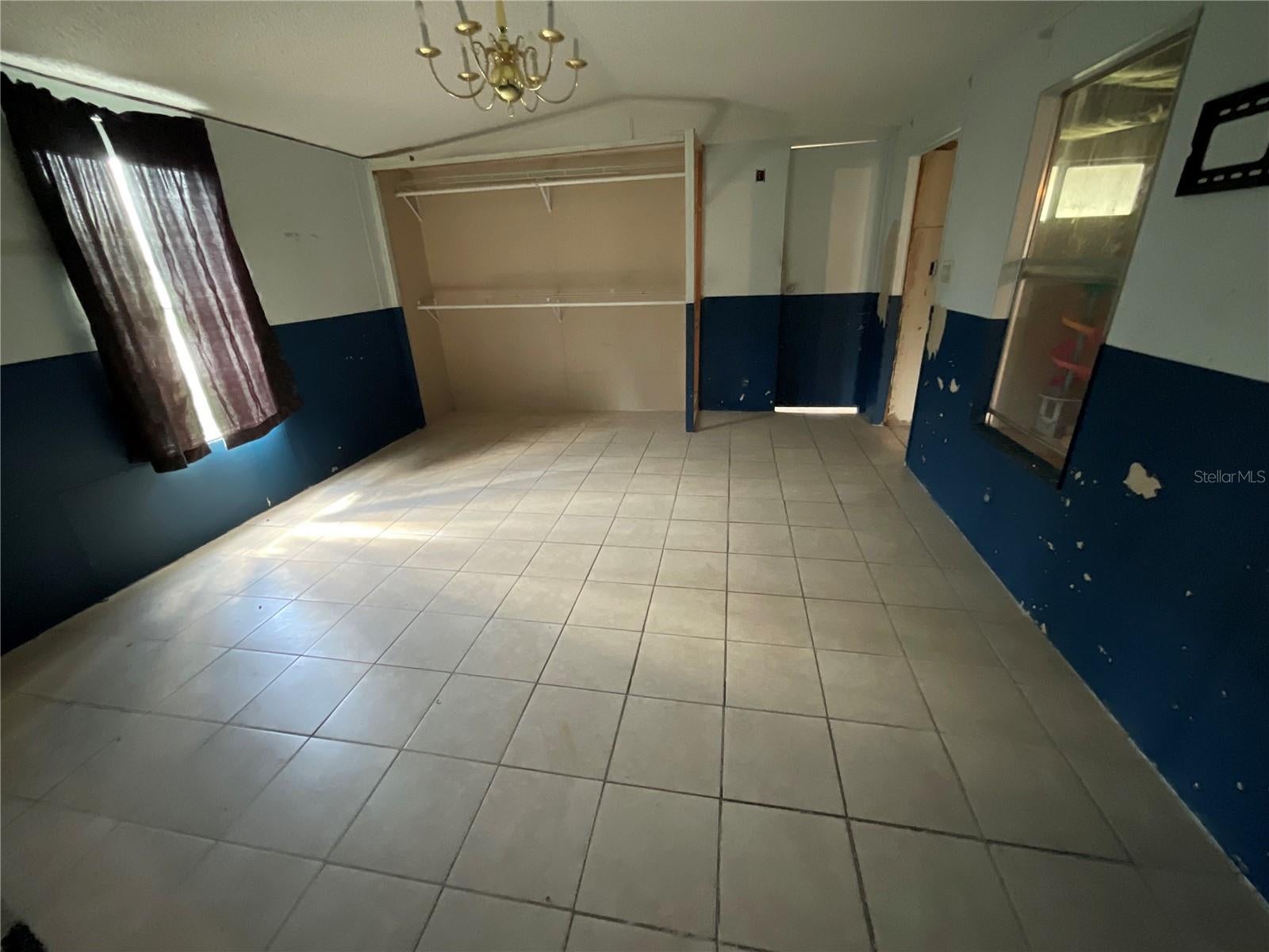 702 JERSEY COURT