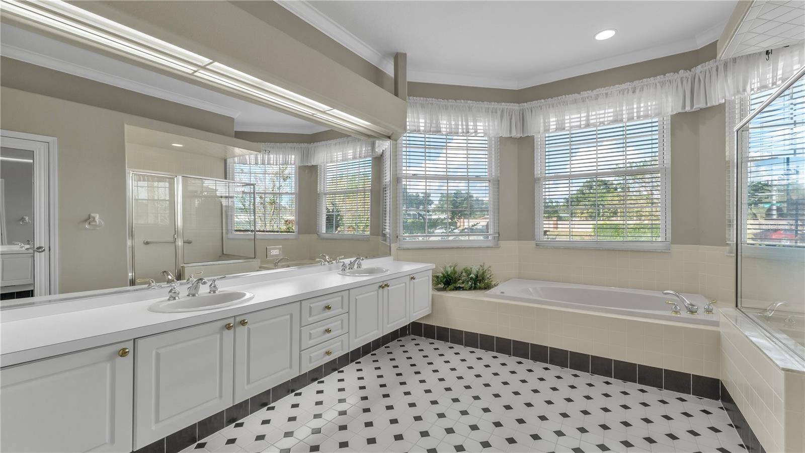 HAMILTON PLACE - Residential