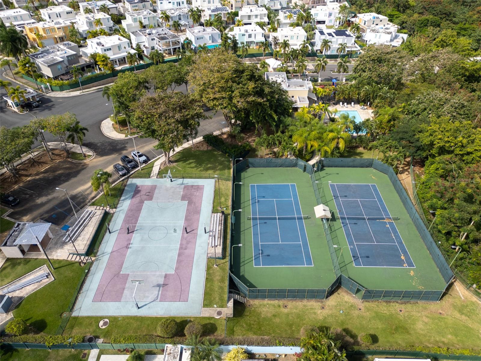LAS FLORES DE MONTEHIDRA - Residential