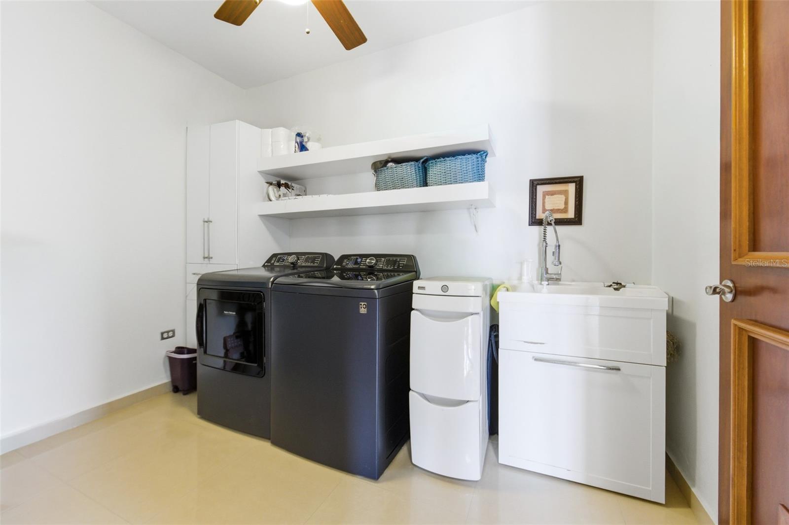 LAS FLORES DE MONTEHIDRA - Residential