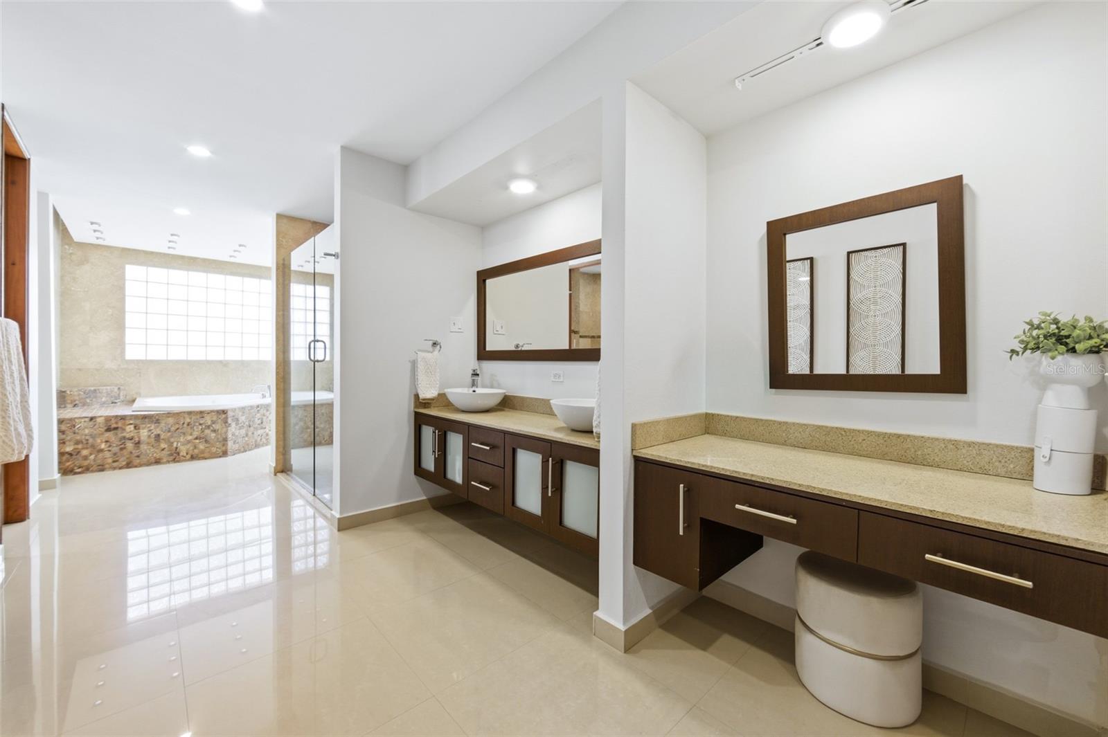 LAS FLORES DE MONTEHIDRA - Residential