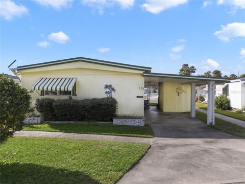 A home in EUSTIS