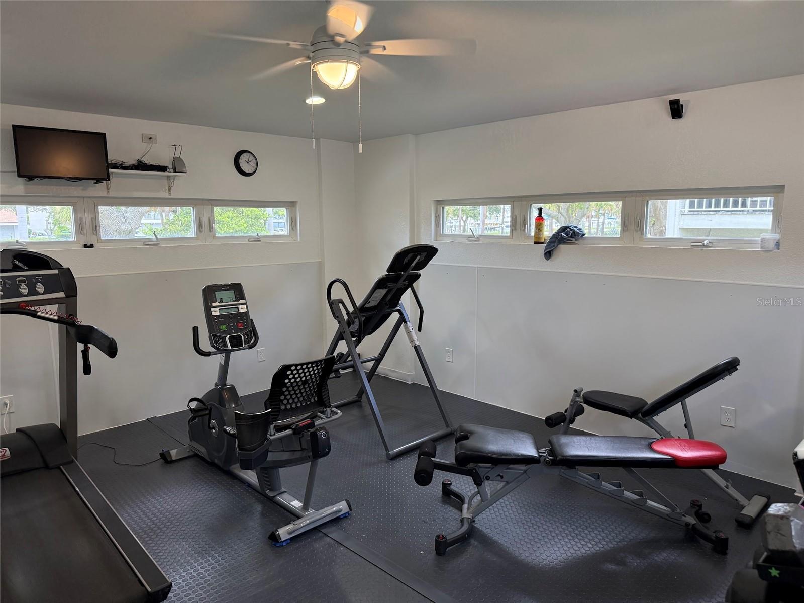 PALMS OF TIERRA - Residential