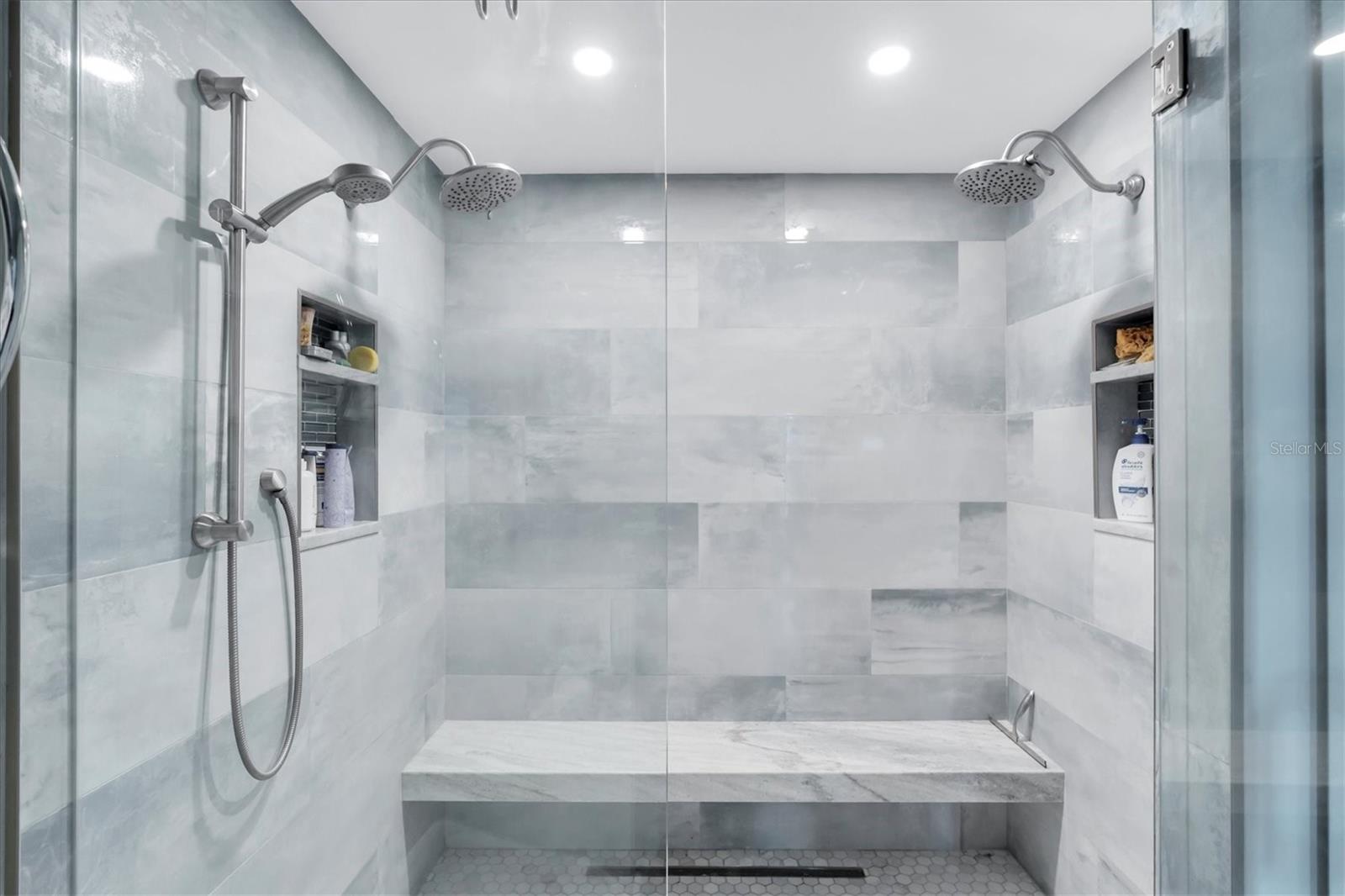 PALMS OF TIERRA - Residential