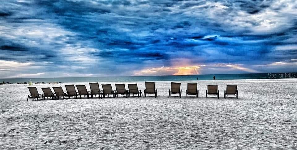 PALMS OF TIERRA - Residential