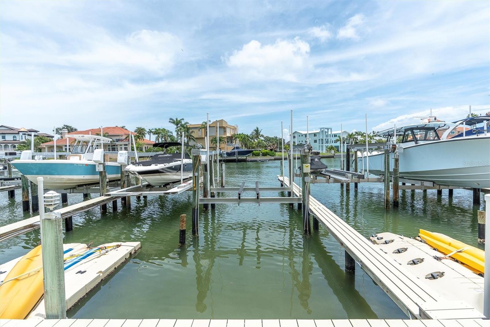 PALMS OF TIERRA - Residential