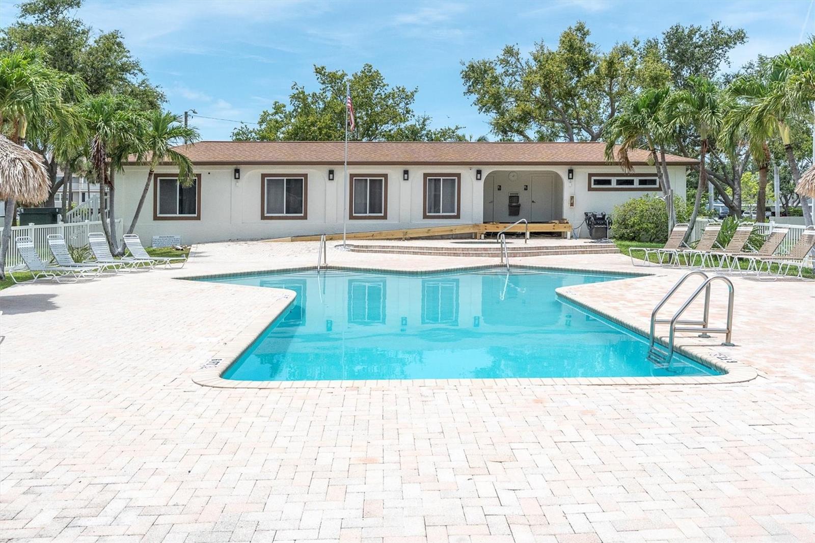 PALMS OF TIERRA - Residential