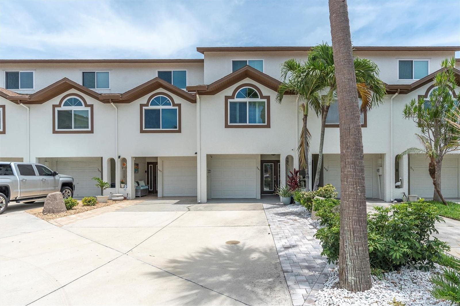 307 MADEIRA CIRCLE
