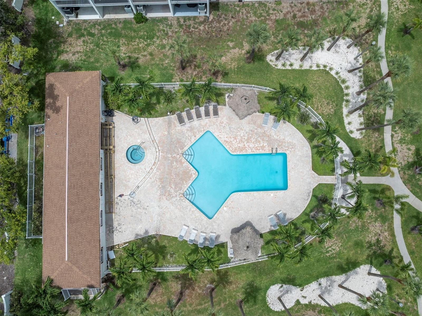 PALMS OF TIERRA - Residential