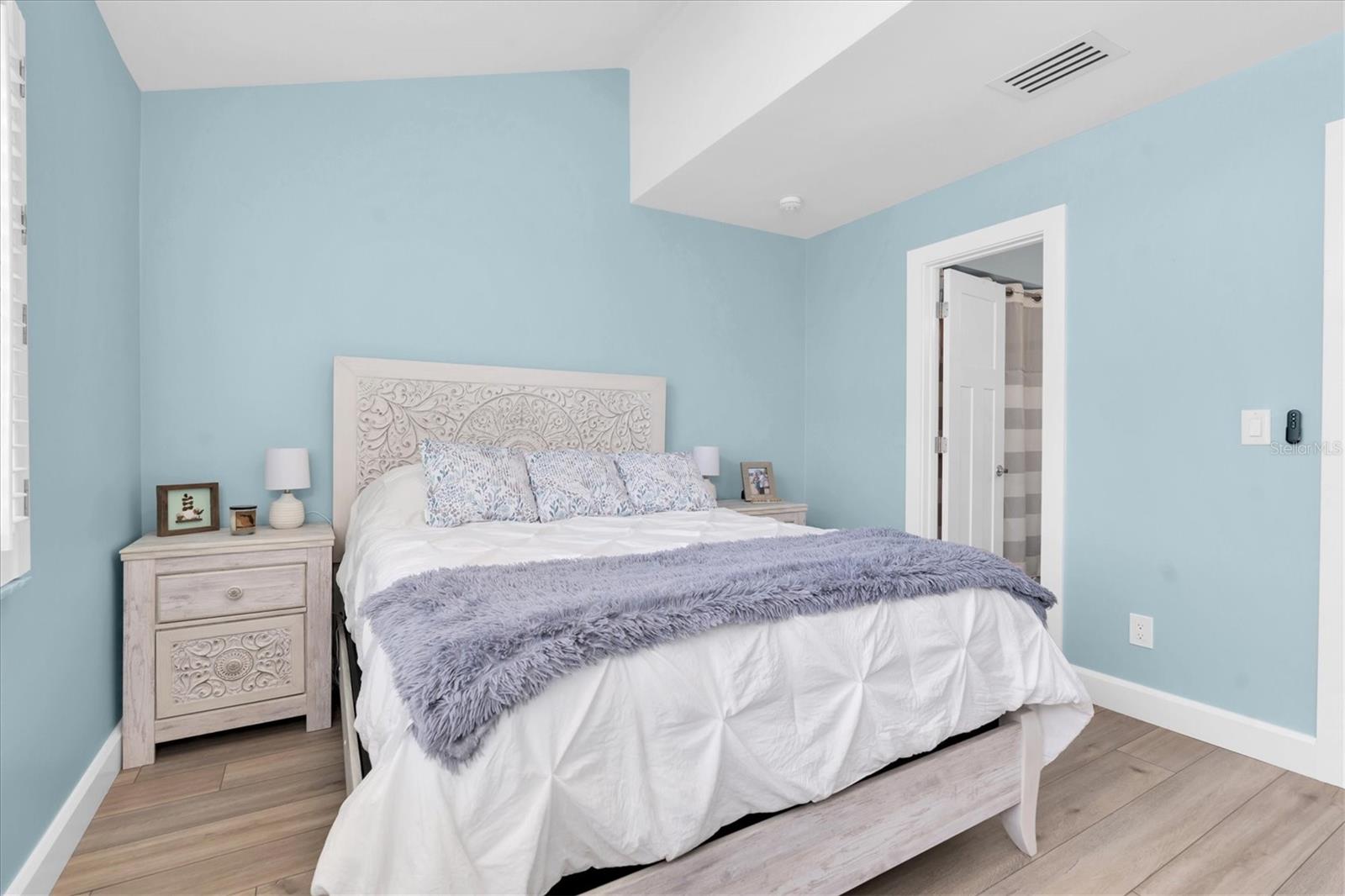 PALMS OF TIERRA - Residential