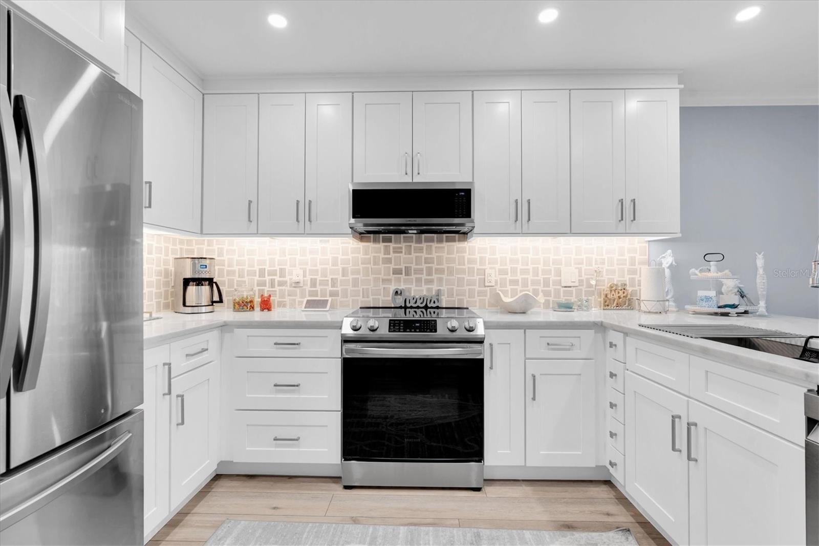 PALMS OF TIERRA - Residential