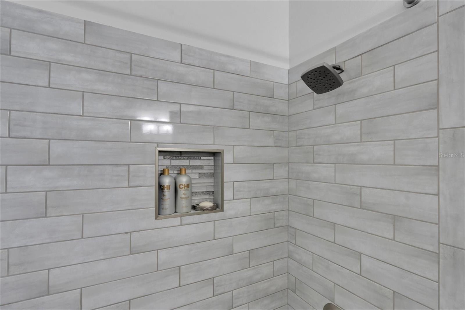 PALMS OF TIERRA - Residential