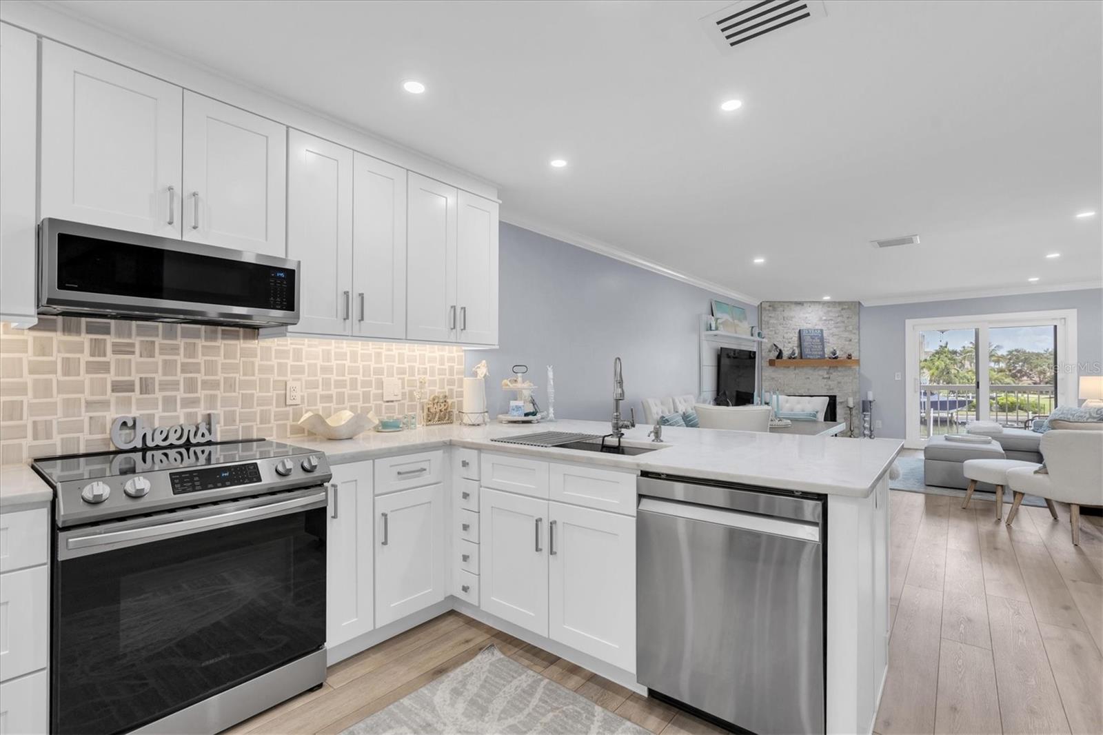 PALMS OF TIERRA - Residential