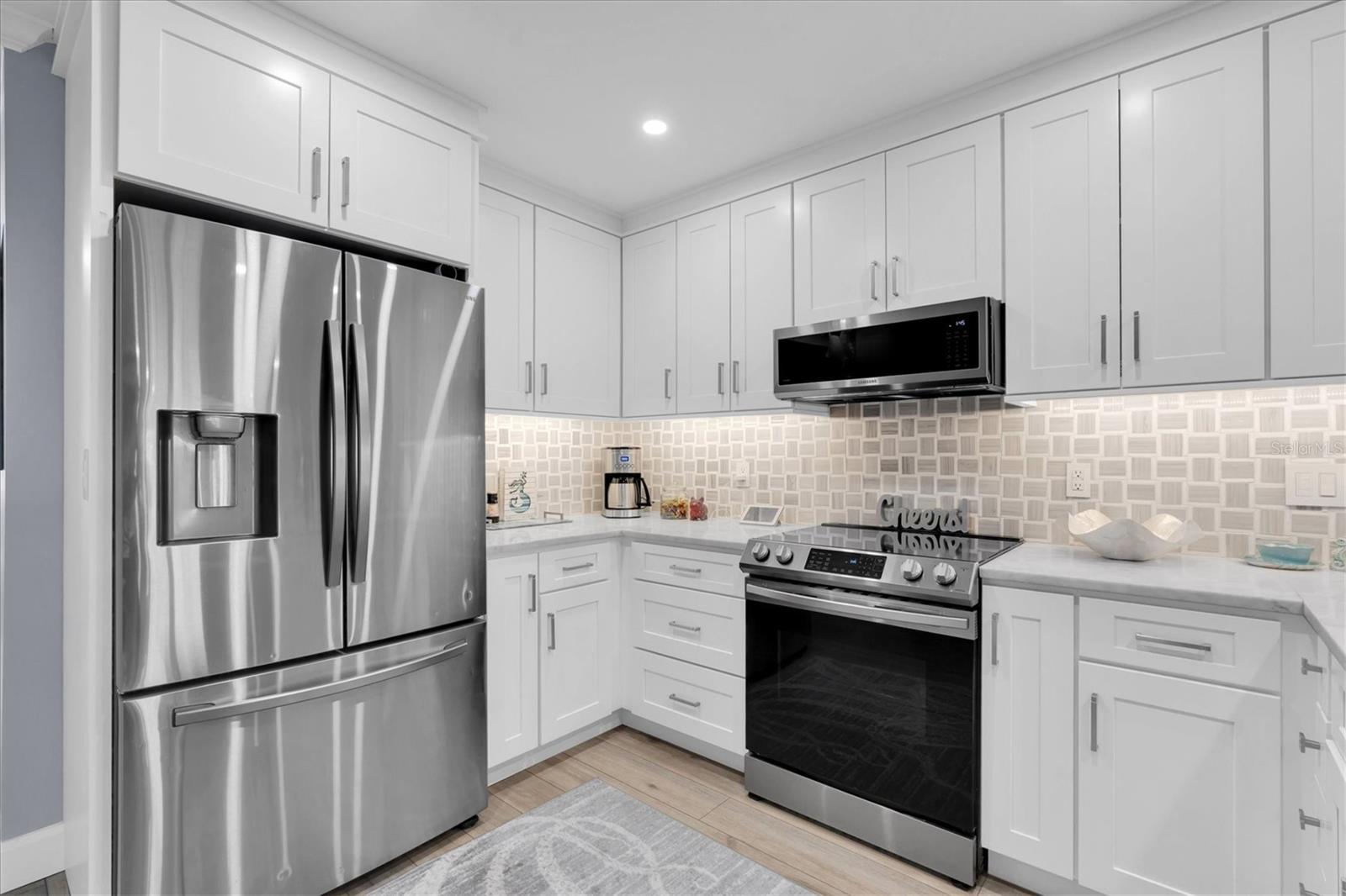 PALMS OF TIERRA - Residential