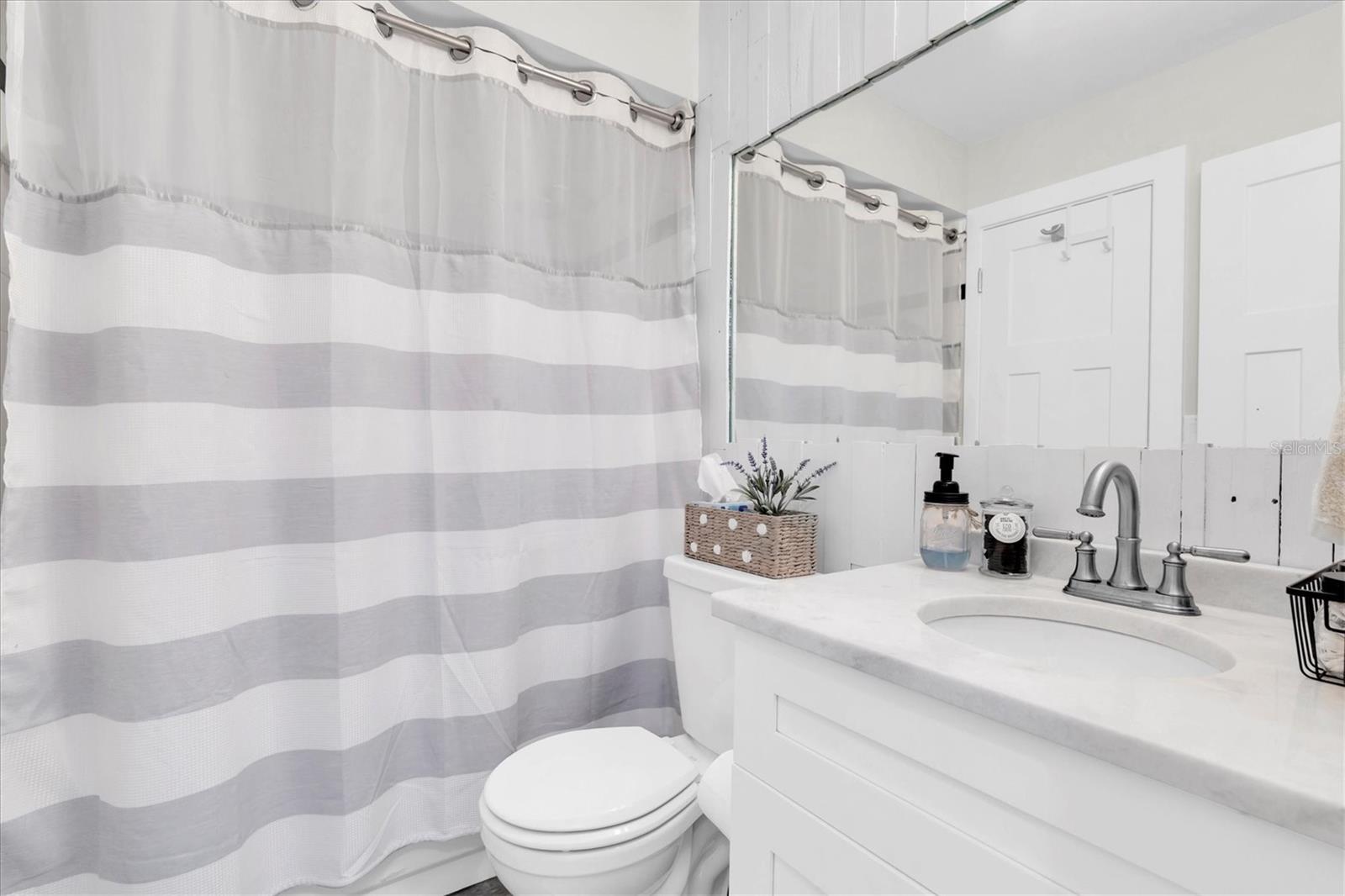 PALMS OF TIERRA - Residential