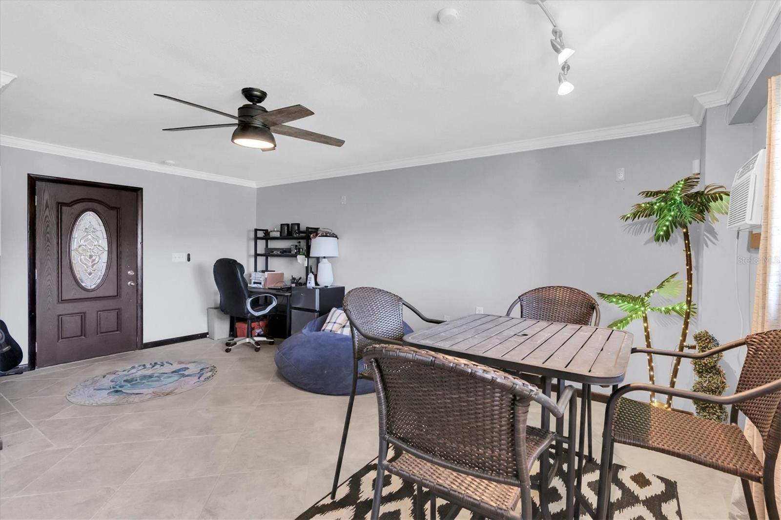 PALMS OF TIERRA - Residential