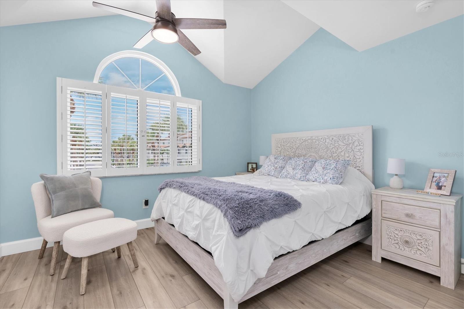 PALMS OF TIERRA - Residential