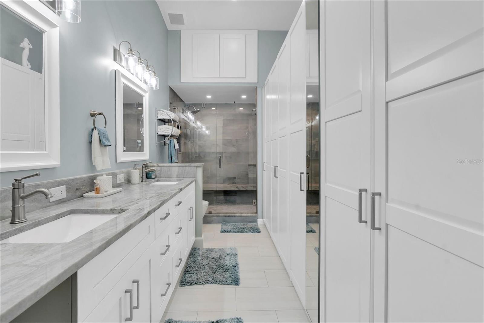 PALMS OF TIERRA - Residential